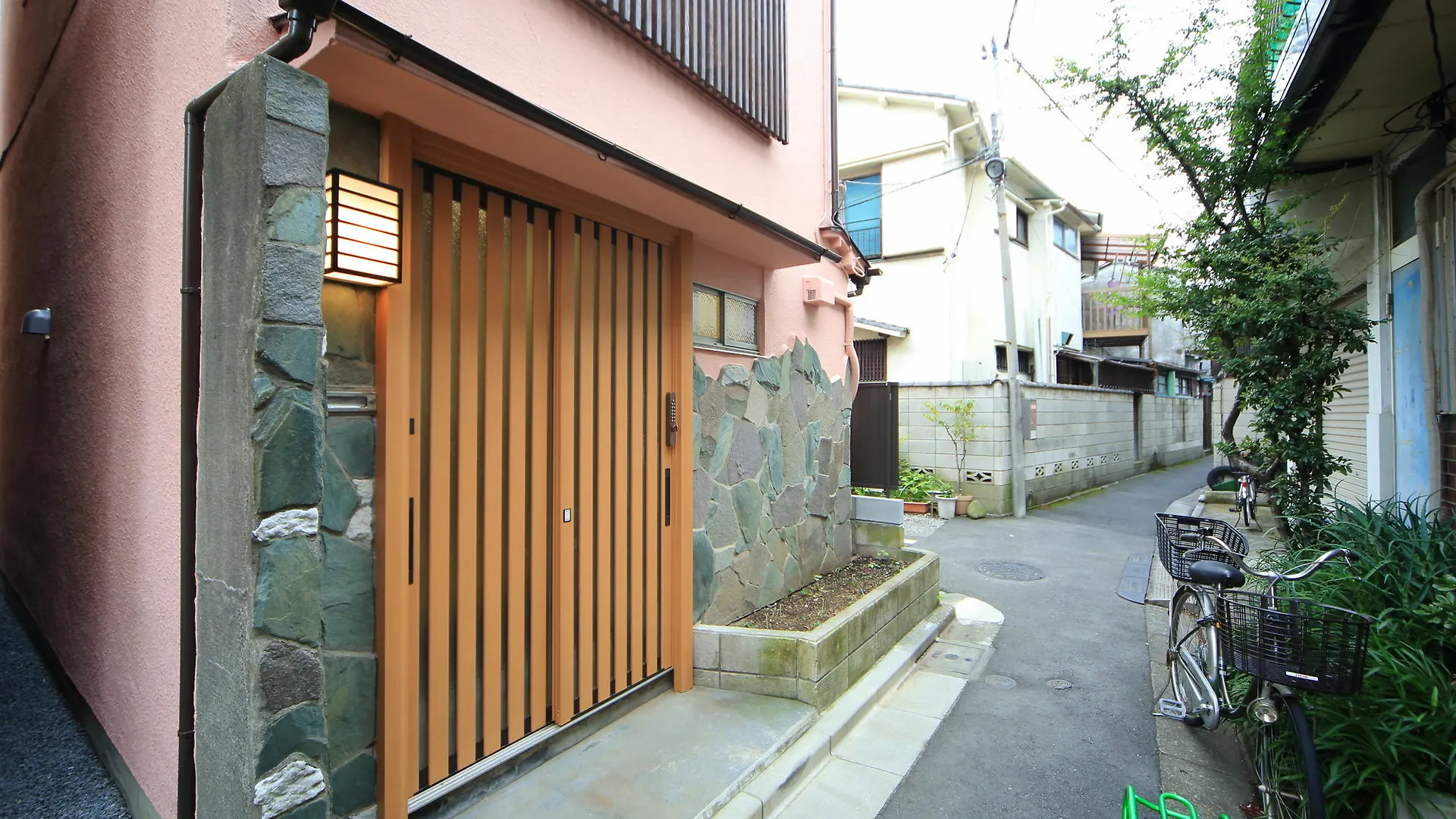 Coto Tokyo Asakusa 2 0*,